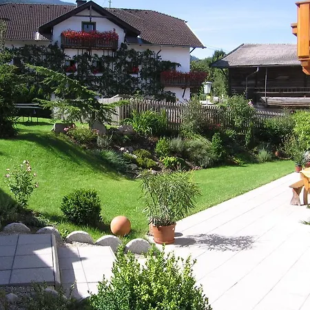 アパート Feichtner トゥルフェス